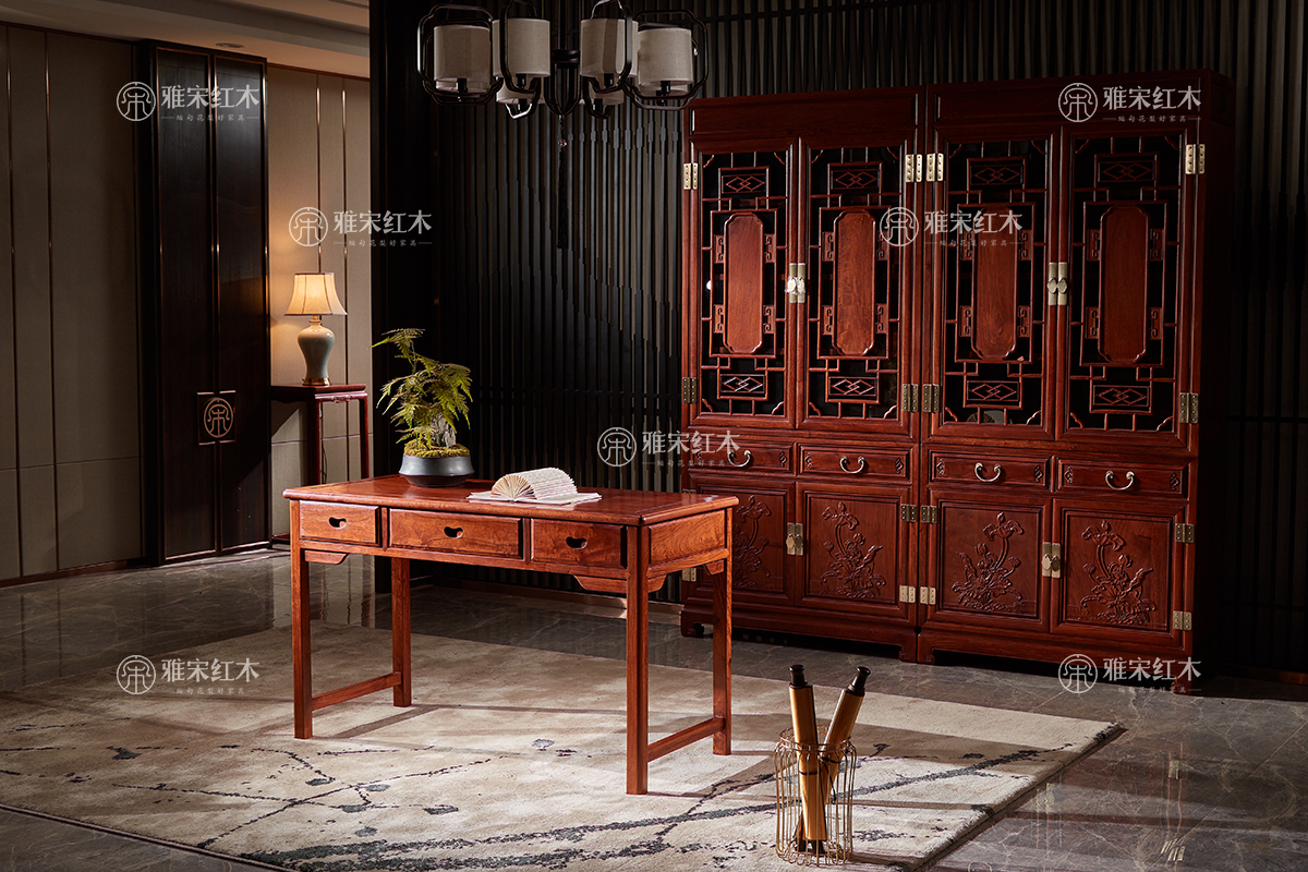 雅宋紅木：1.26米明月寫字臺