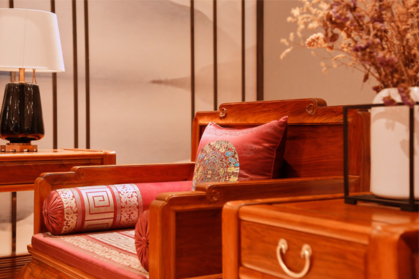 雅宋紅木緬甸花梨家具，設(shè)計(jì)極簡，頗具宋時(shí)雅風(fēng)